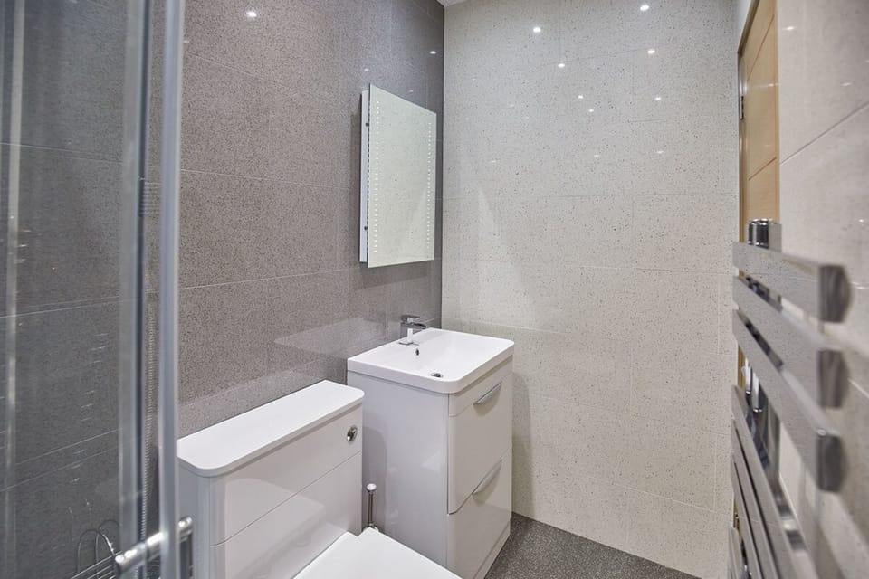 Host Stay Knight Retreat Apartment in England