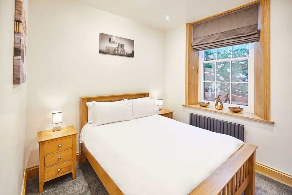 Host Stay Knight Retreat Apartment in England