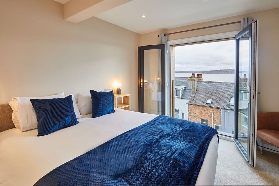 Host Stay Watch House House in Scarborough