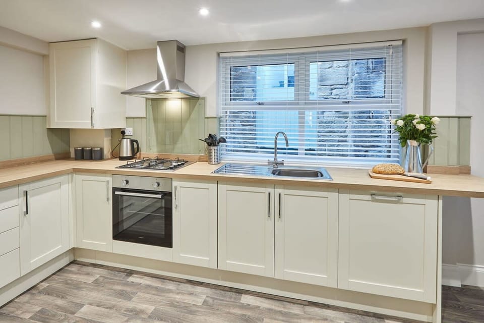 House | Private kitchen | Electric kettle, toaster