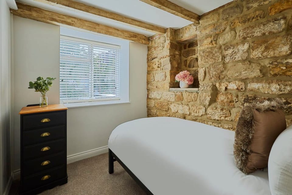 Host Stay Cragg Cottage House in England
