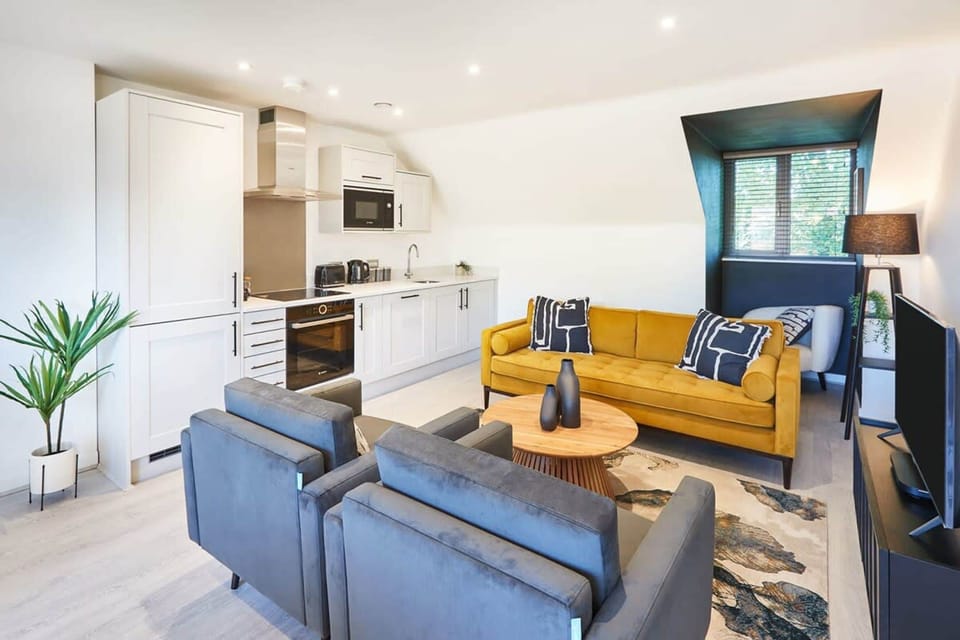 House | 2 bedrooms, desk