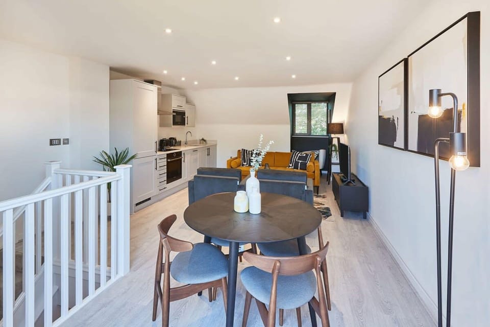 House | 2 bedrooms, desk