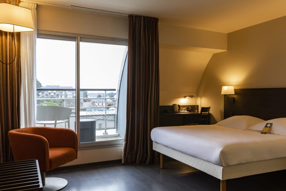 Comfort Double Room, 1 Double Bed | Desk, blackout drapes, soundproofing, iron/ironing board