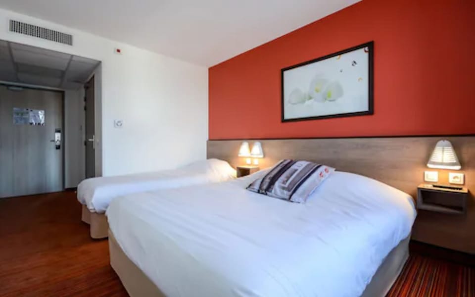 Standard Triple Room | Premium bedding, individually decorated, individually furnished, desk