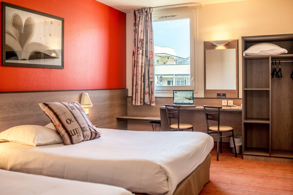 Standard Triple Room | Premium bedding, individually decorated, individually furnished, desk