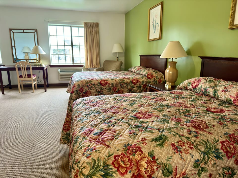 Standard Suite | Free WiFi, bed sheets