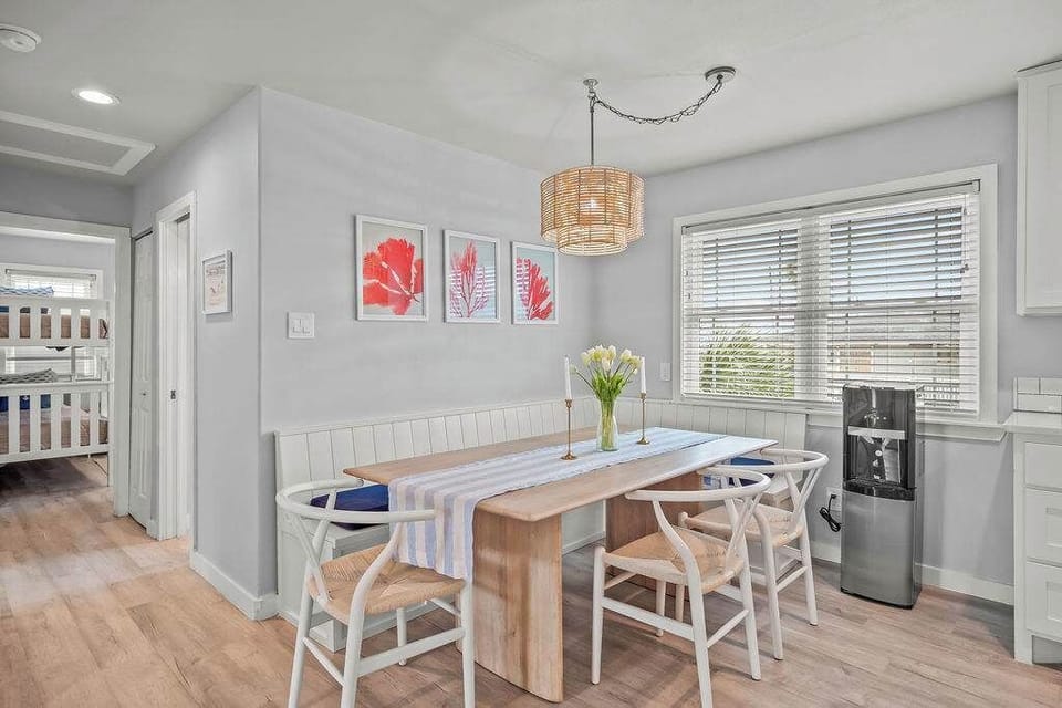 A dining experience that feels both grand and homey—bon appétit!