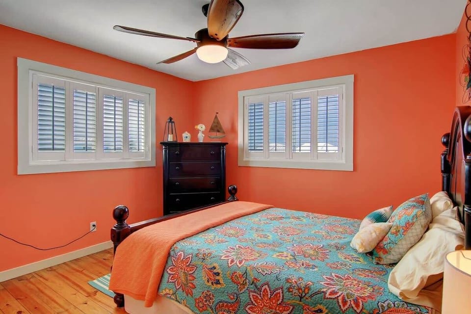 Guest Bedroom 2 - Queen