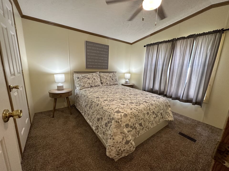 1st Choice Lodging - Burr Oak Bungalow