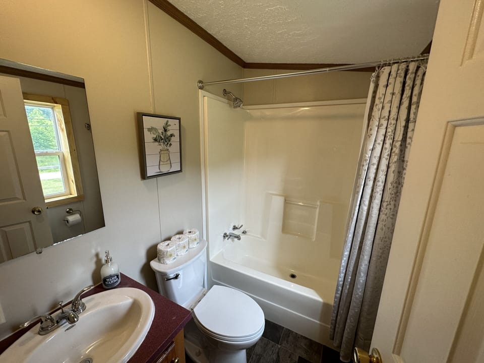 1st Choice Lodging - Burr Oak Bungalow