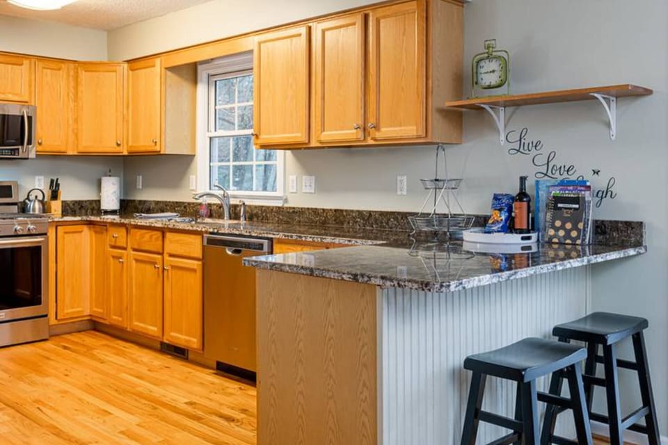 House (5 Bedrooms) | Interior