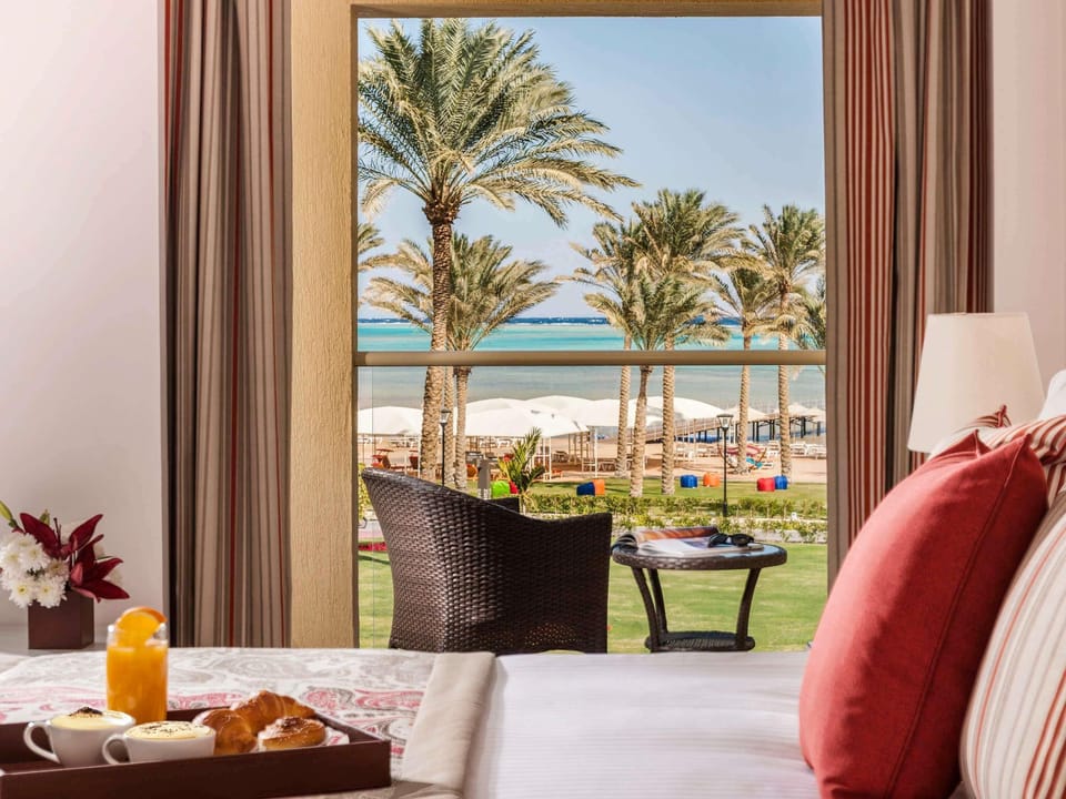 Premium room | Free minibar, in-room safe, blackout drapes, soundproofing