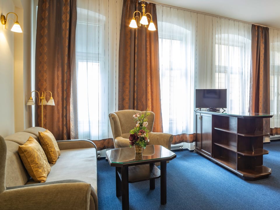 Apartment, Kitchenette (2 Adults) | Desk, free cribs/infant beds, free WiFi