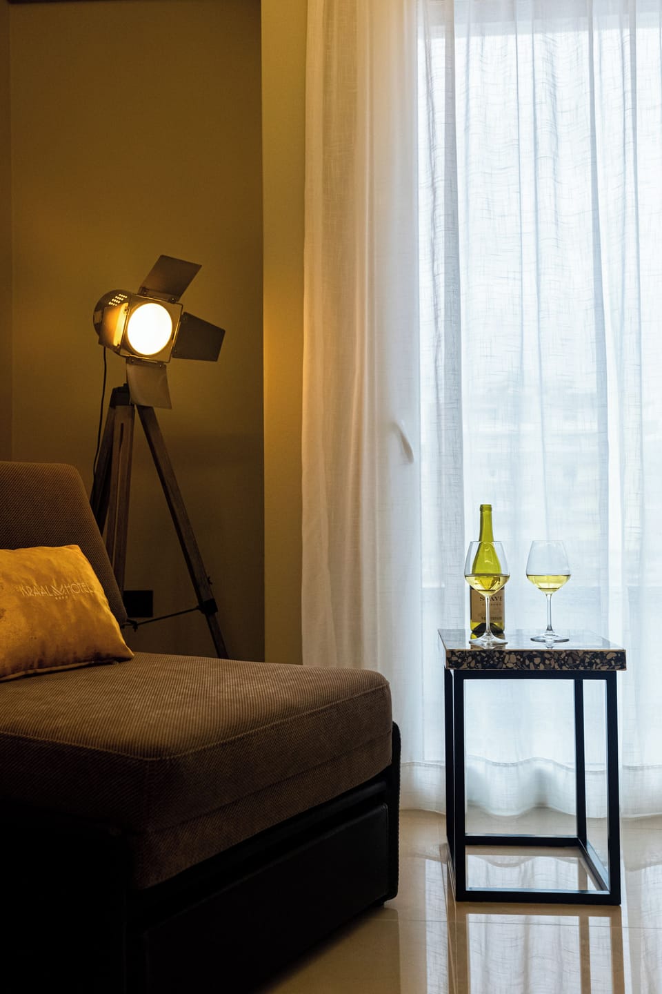 Hypo-allergenic bedding, minibar, in-room safe, desk