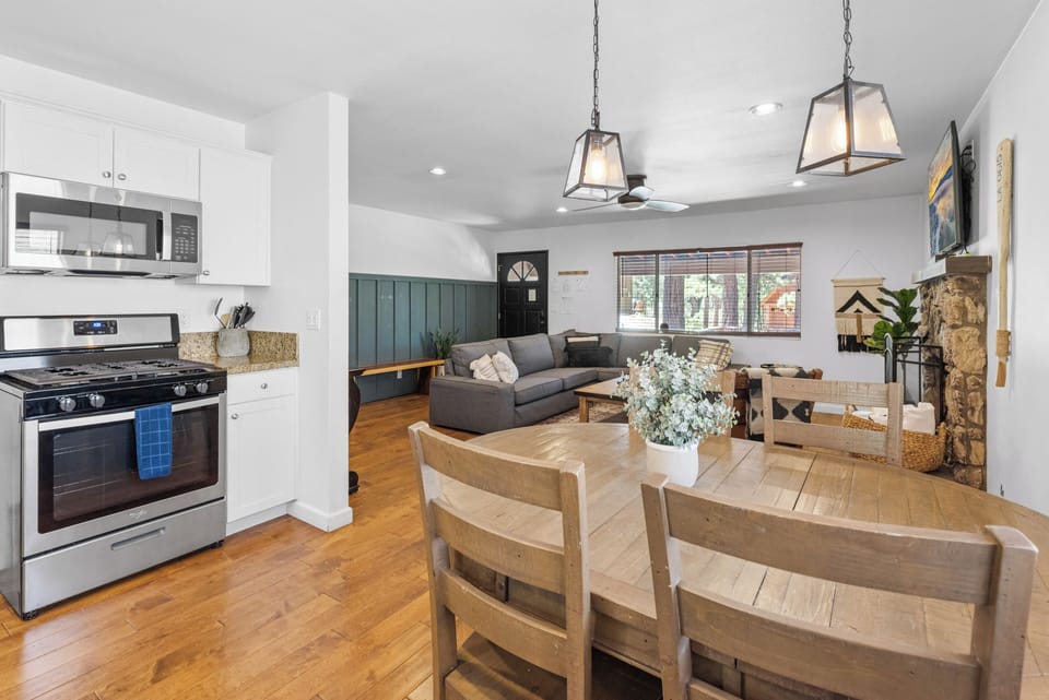 Dining Room/Kitchen - Fully equipped kitchen.