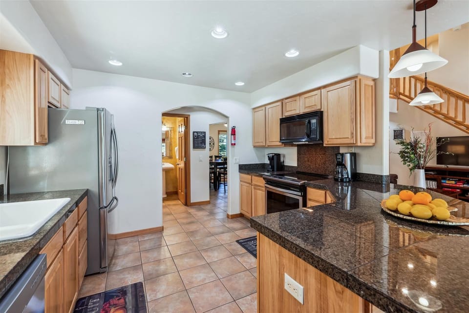 Kitchen - Legend Lake Lookout - Silverthorne Vacation Rental