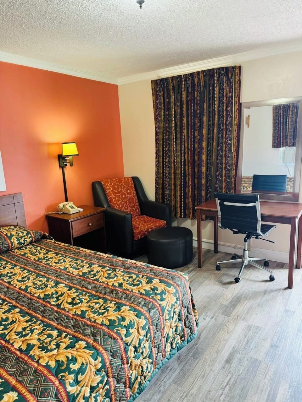 Standard Room | Free WiFi, bed sheets