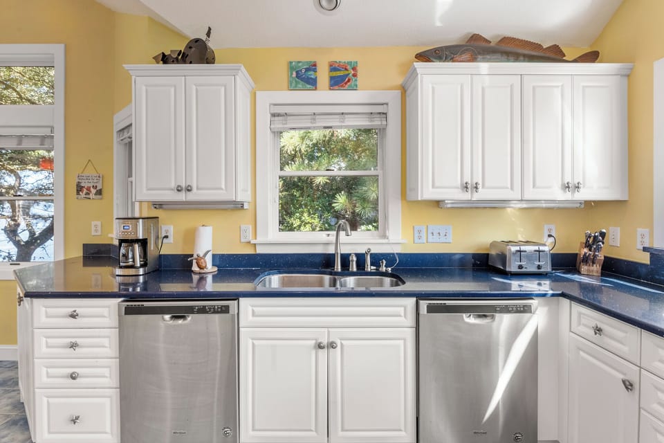 CL547: Animal House | Top Level Kitchen