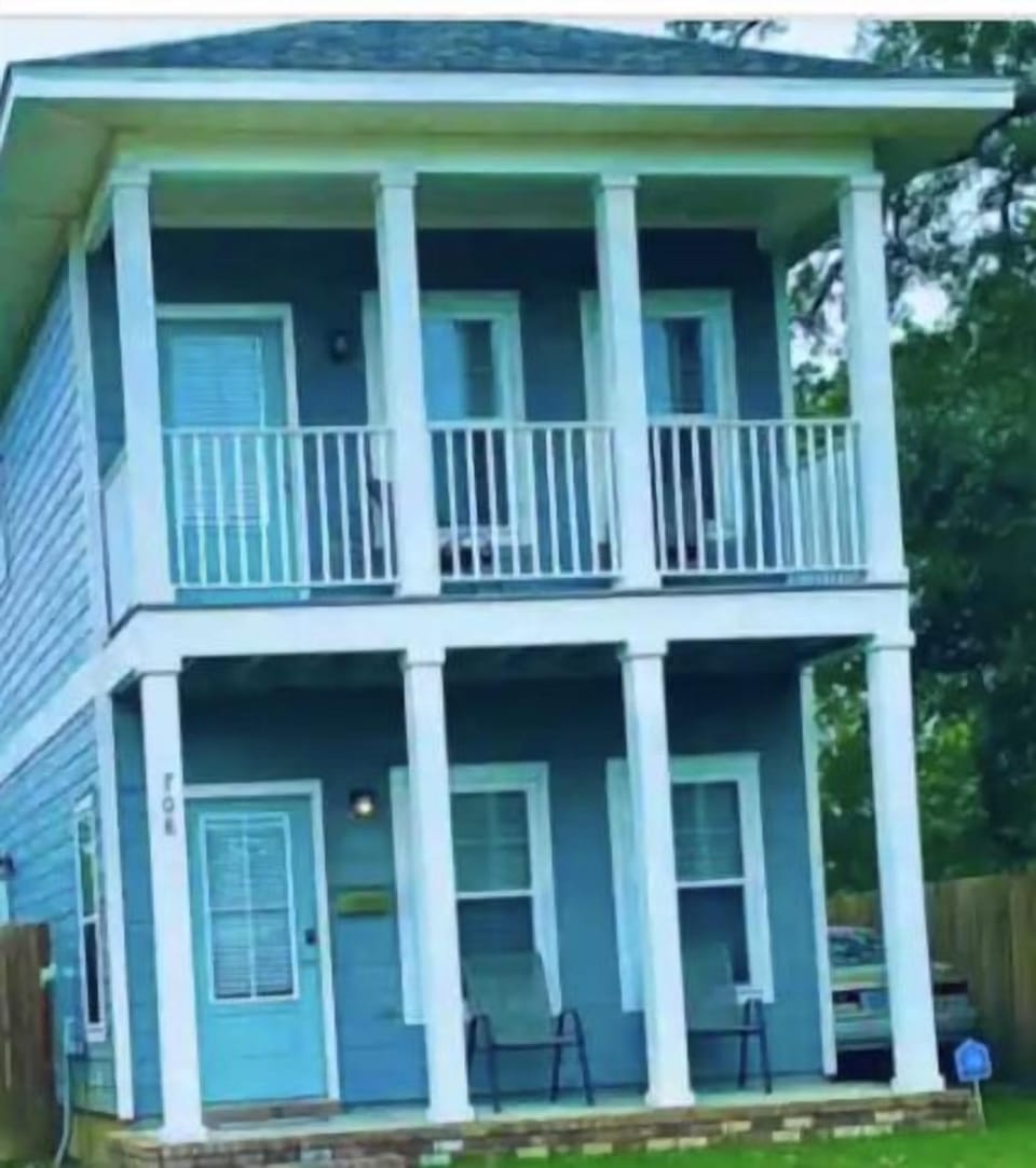 PRACTICALLY PERFECT PLACE IN EVERY WAY