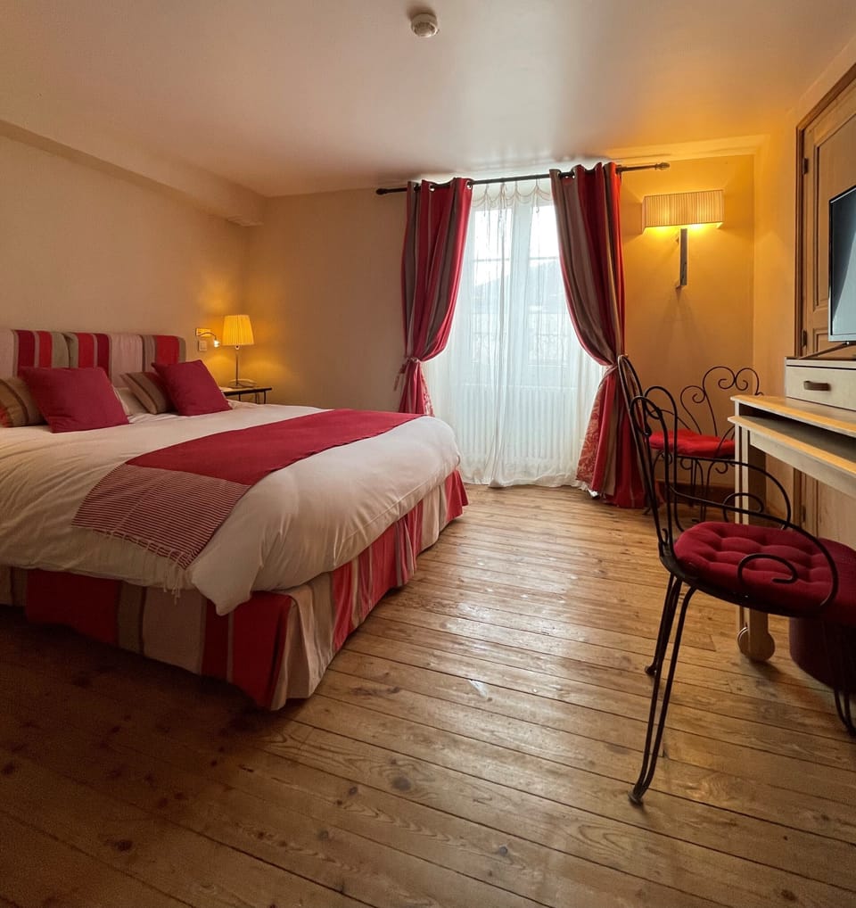 Standard Double or Twin Room, Non Smoking | Premium bedding, desk, laptop workspace, soundproofing