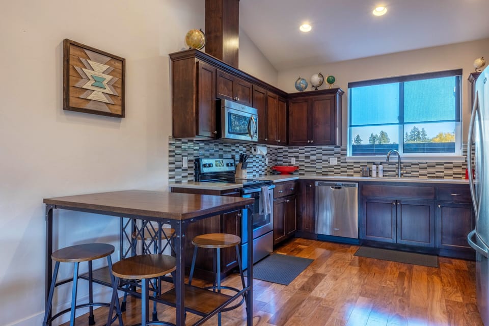 House, 2 Bedrooms | Private kitchen | Fridge, oven, coffee/tea maker, toaster
