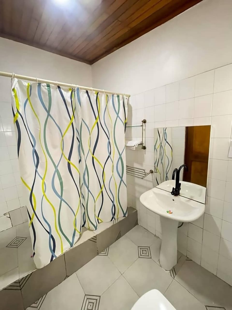 Executive Triple Room | Bathroom | Combined shower/tub, spring water tub, rainfall showerhead
