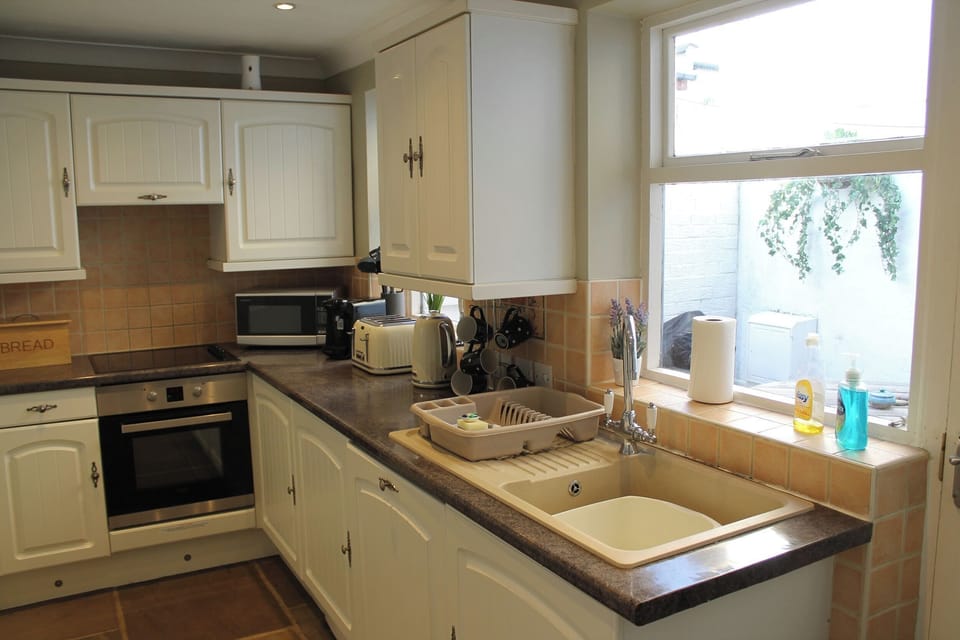 Fridge, dishwasher, electric kettle, toaster