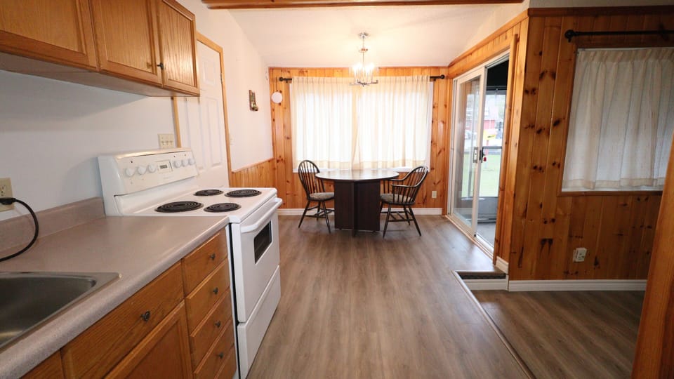 1 Bedroom Classic Cottage | Living area | TV
