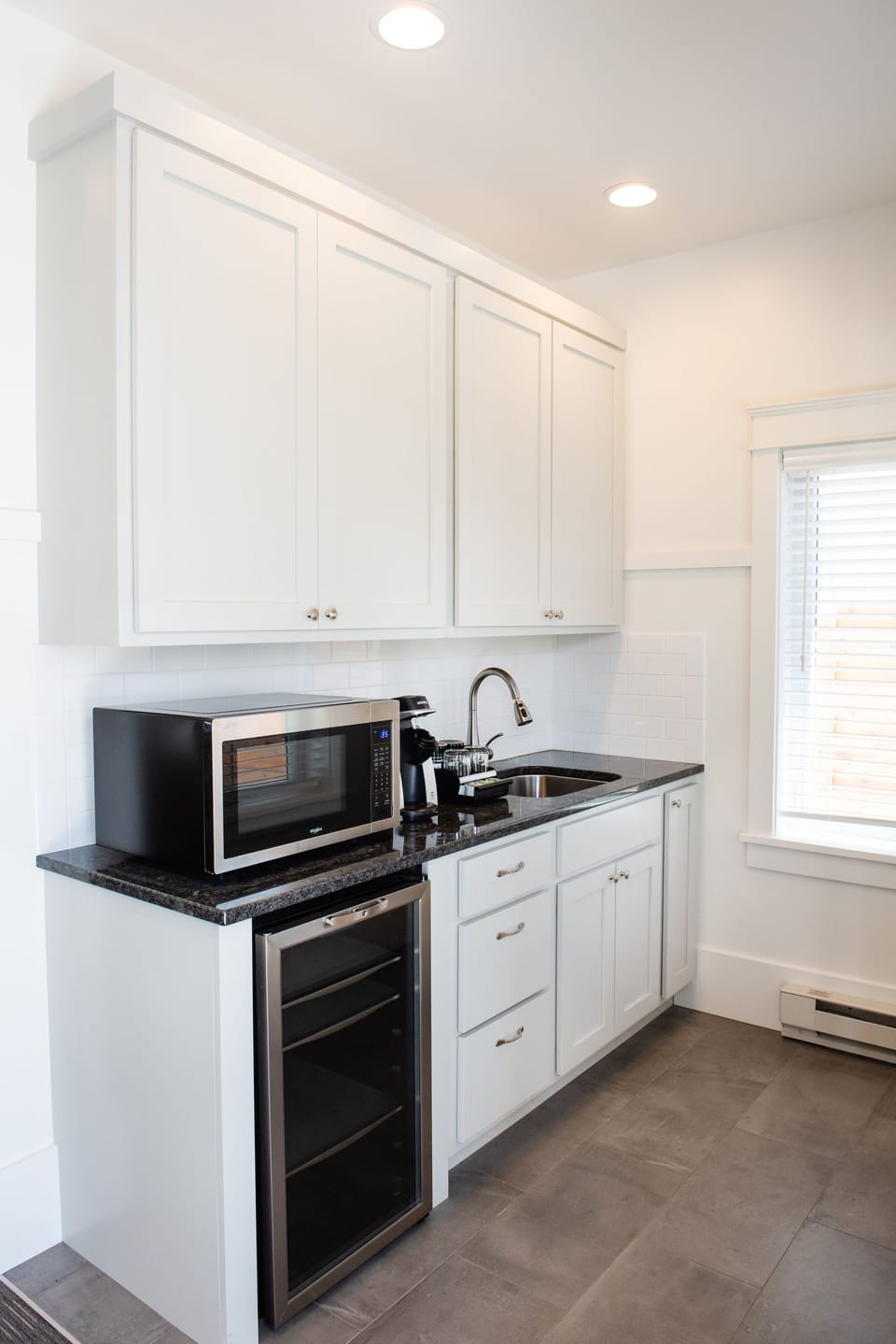 Private Cottage, 1 King Bed with Sofa Bed | Private kitchenette | Coffee/tea maker, shared microwave