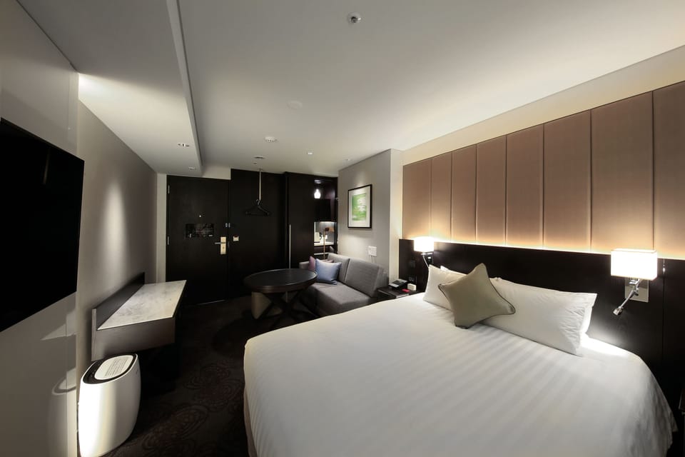 In-room safe, desk, blackout drapes, soundproofing