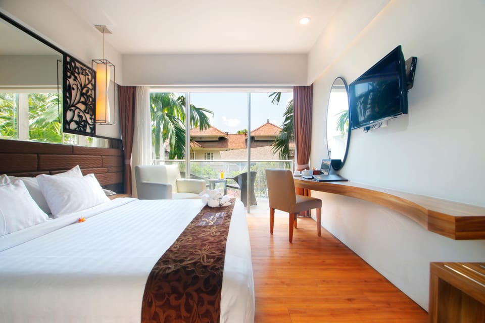 Deluxe With Balcony - 1 Double Bed or 2 Single Beds | Minibar, in-room safe, desk, soundproofing