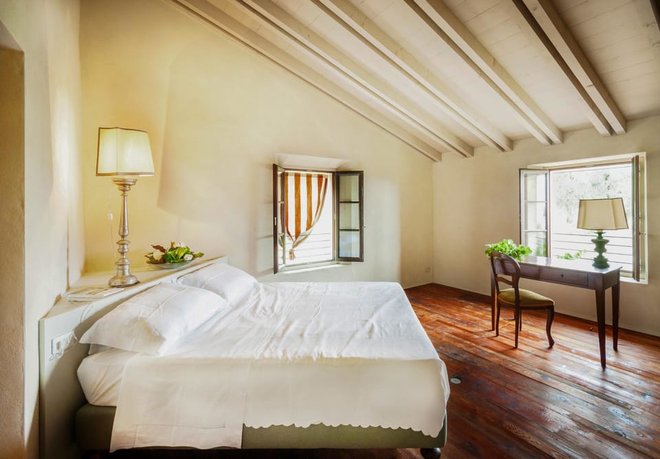Junior Suite | Desk, laptop workspace, soundproofing, free WiFi
