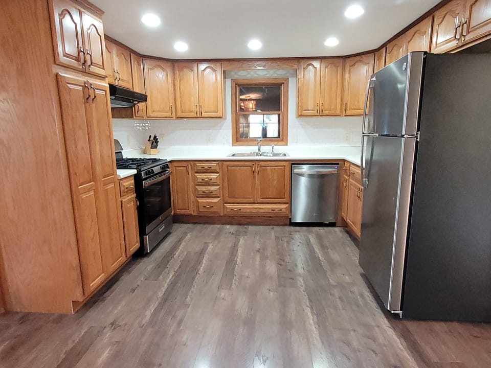 Fully Stocked kitchen