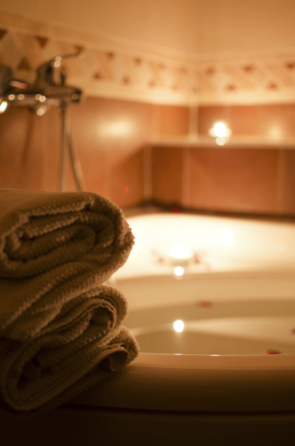Romantic Double Room, 1 Bedroom, Bathtub | Bathroom | Designer toiletries, hair dryer, towels
