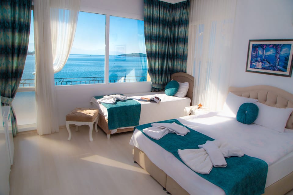 Classic Double Room, Sea View, Sea Facing | Free WiFi
