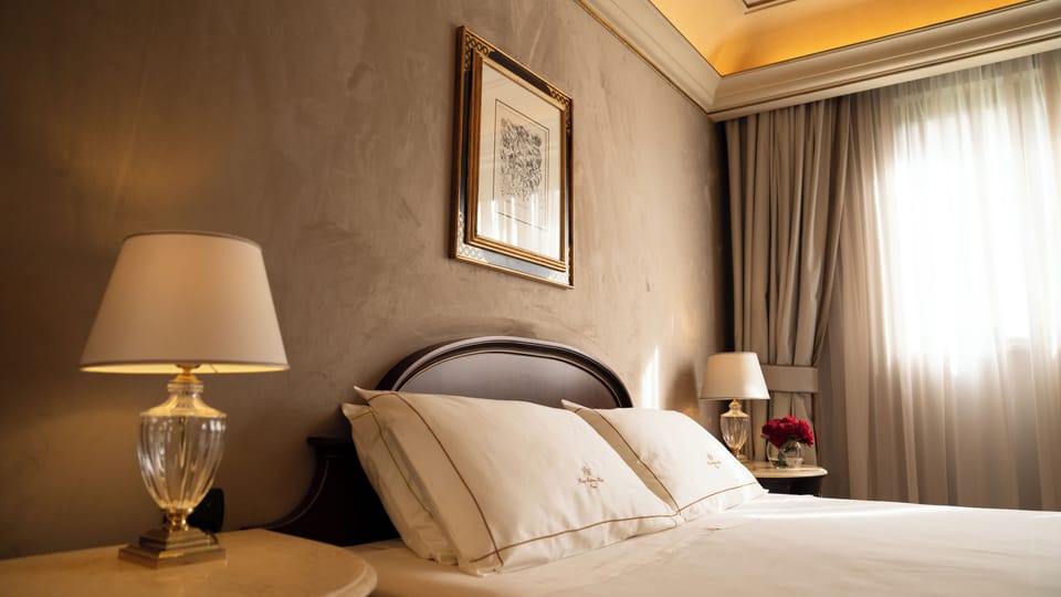 Executive Suite | Premium bedding, down comforters, minibar, in-room safe