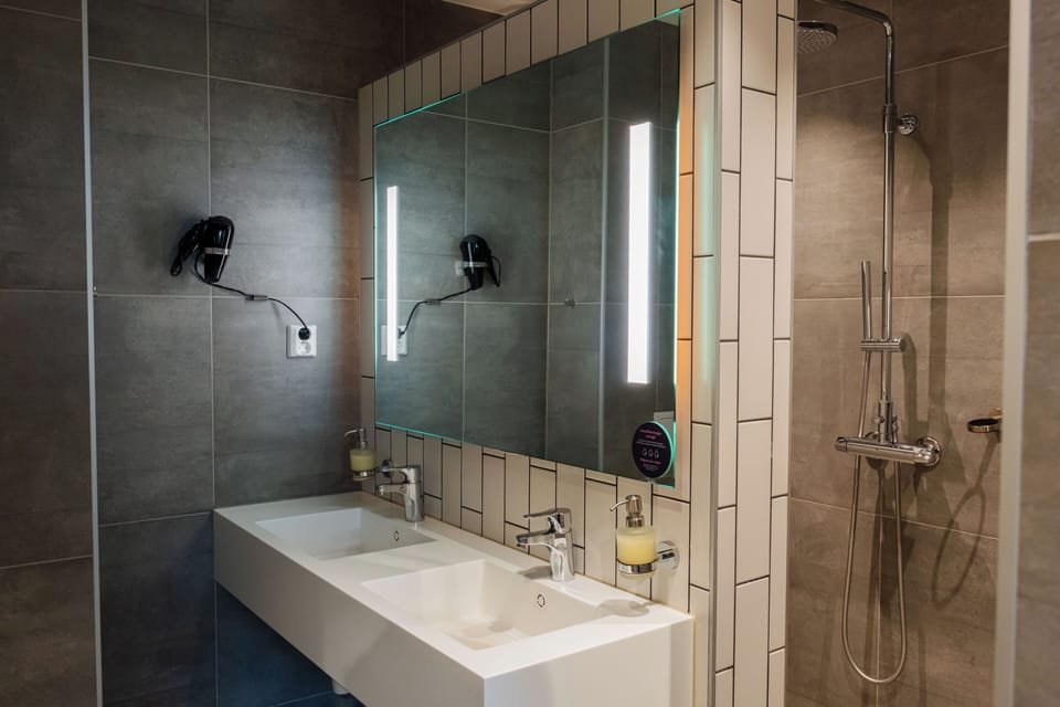 Junior Suite | Pillowtop beds, desk, soundproofing, free WiFi