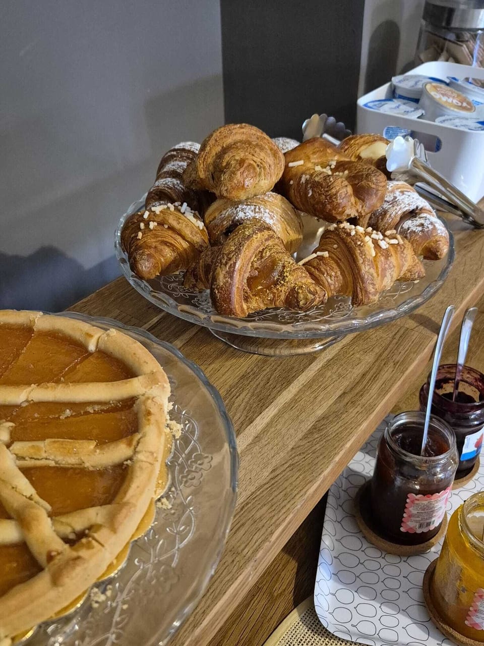 Daily buffet breakfast for a fee