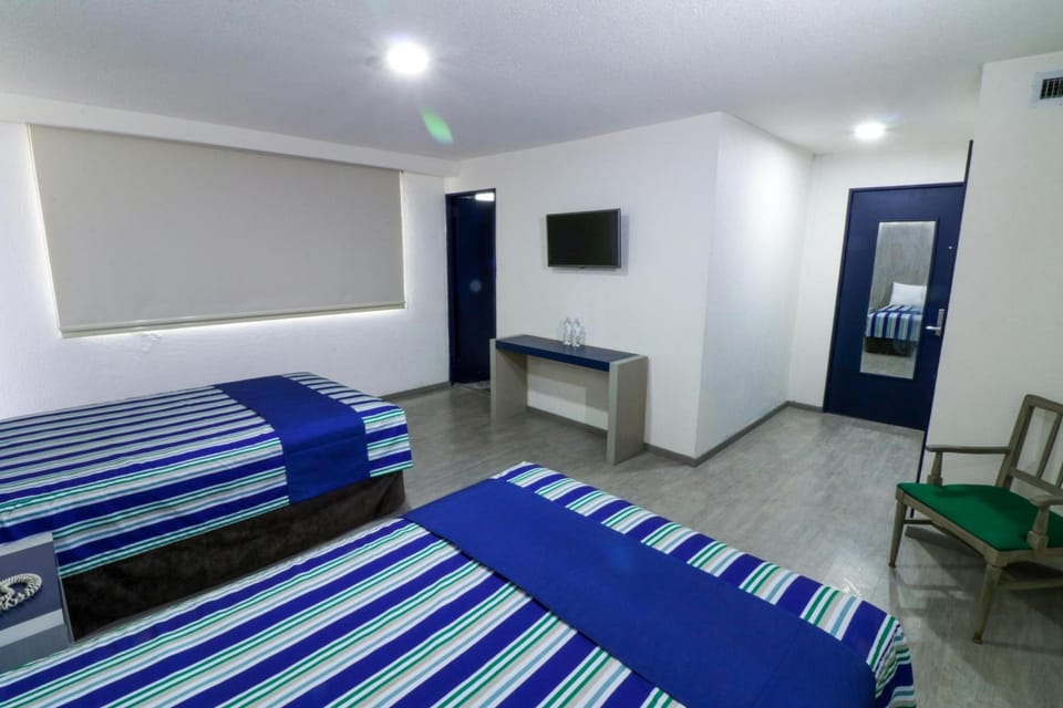 Superior Double Room, 2 Double Beds | Desk