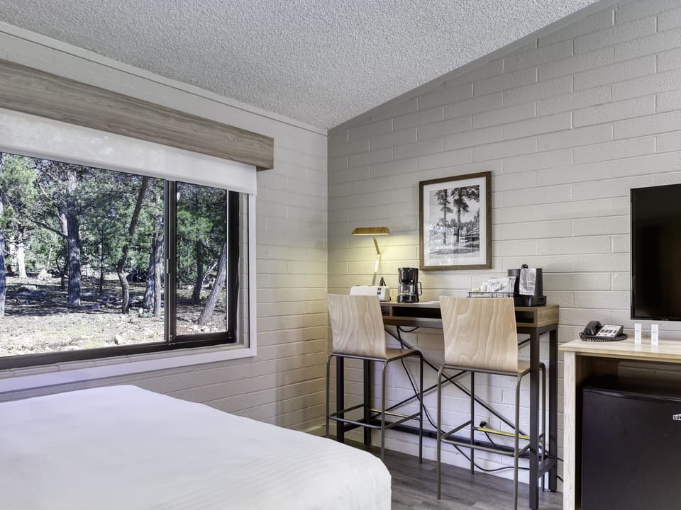 In-room safe, bed sheets