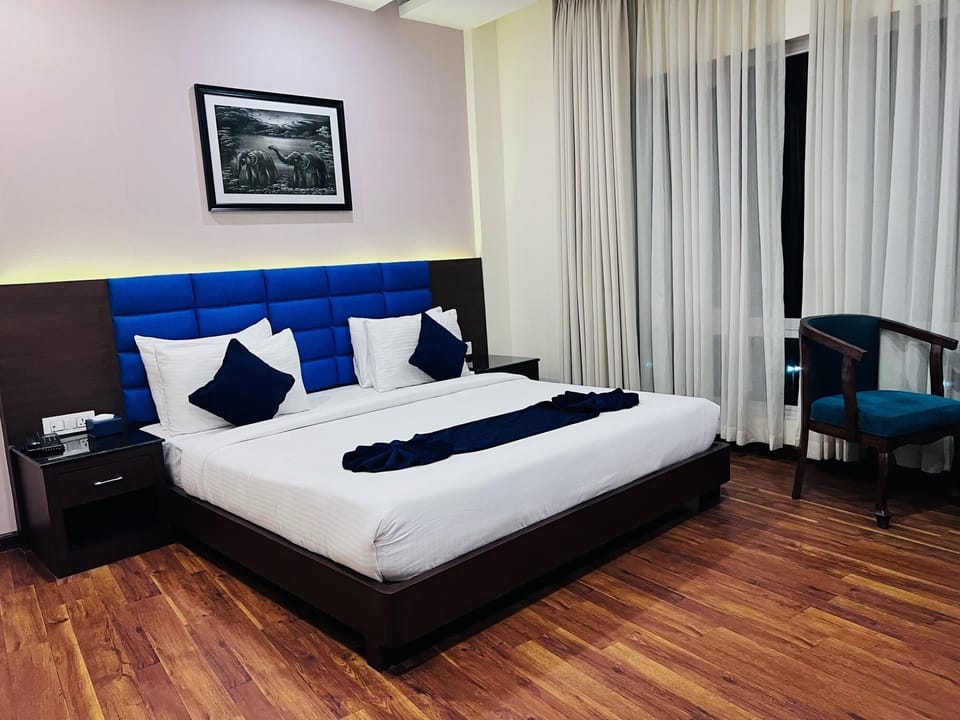 Executive Room, 1 Double Bed | Down comforters, minibar, in-room safe, desk