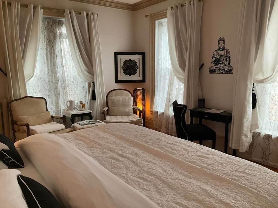 Deluxe Room | Egyptian cotton sheets, premium bedding, down comforters