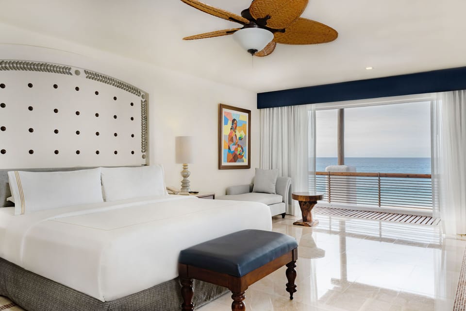 Oceanfront Casita with Plunge Pool | Premium bedding, pillowtop beds, free minibar, in-room safe