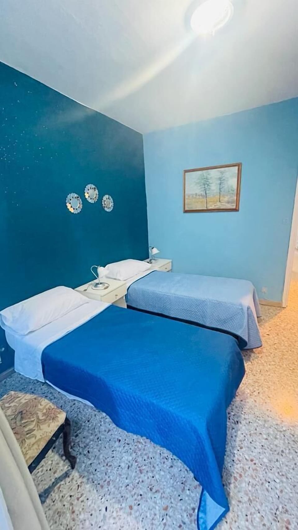Business Room | Iron/ironing board, bed sheets