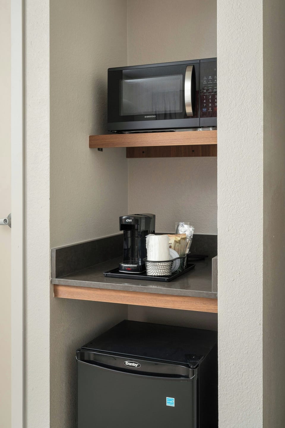 Premium bedding, in-room safe, desk, laptop workspace