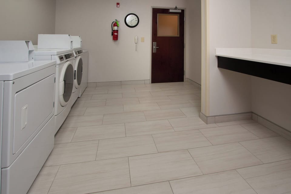Holiday Inn Express Hotel & Suites Tupelo by IHG Hotel in Tupelo