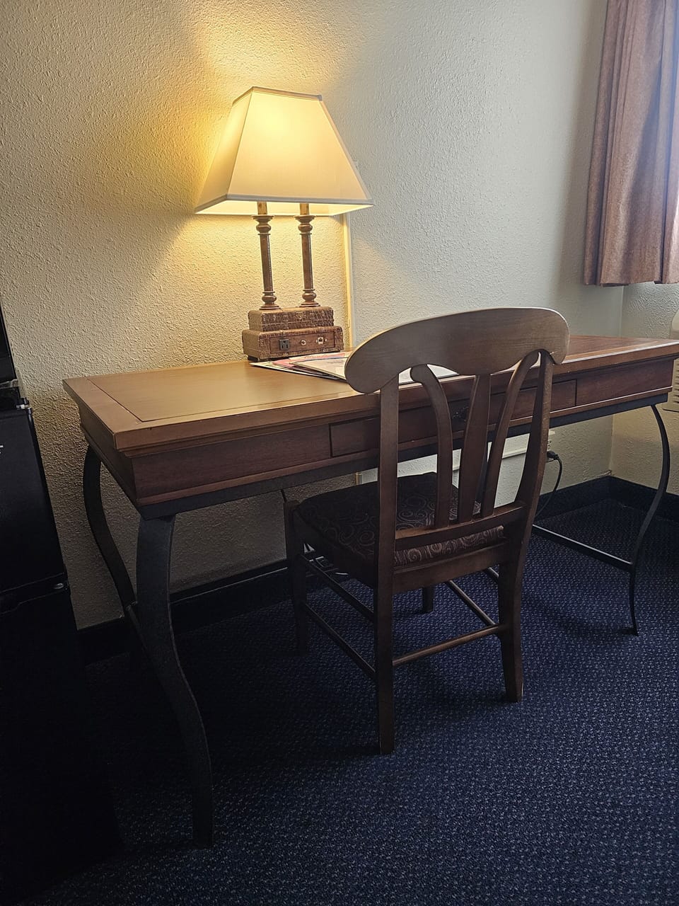 Desk, free cribs/infant beds, rollaway beds, free WiFi