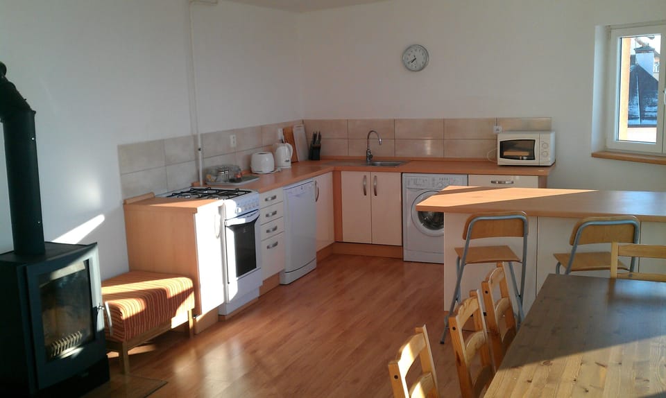 Apartment, 3 Bedrooms, Smoking, Balcony | Interior