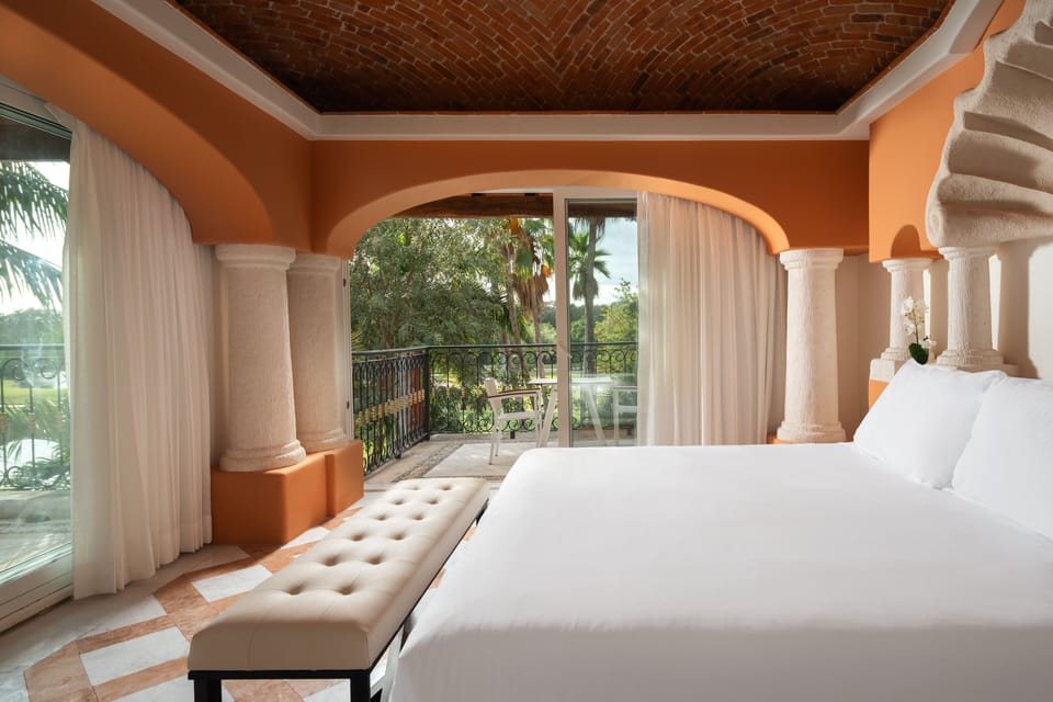 In-room safe, laptop workspace, soundproofing, free WiFi